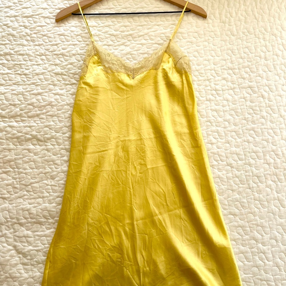 Satin and Lace GAP Body Slip in Size Xtra Small (BRAND NEW)